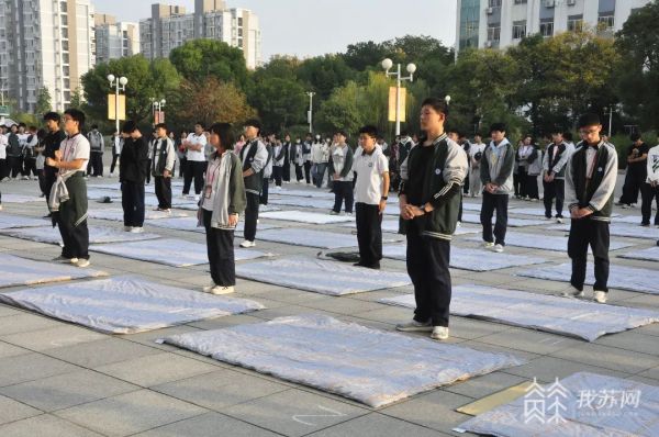 培养学生劳动技能扬州高职kaiyun校叠被子比赛“叠”出风采(图3)